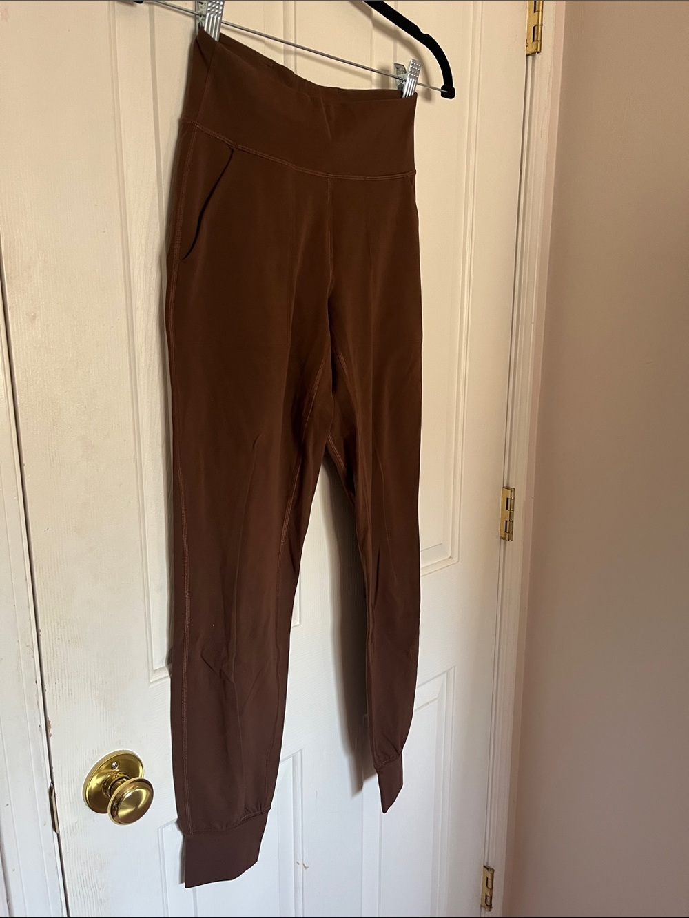 Lululemon Yoga Chestnut Jogger Leggings